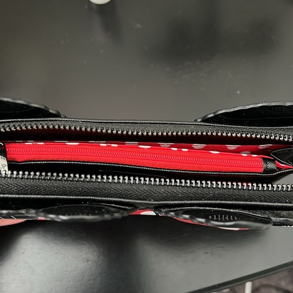 Loungefly Minnie and Mickey wallet - Picture 8 of 8